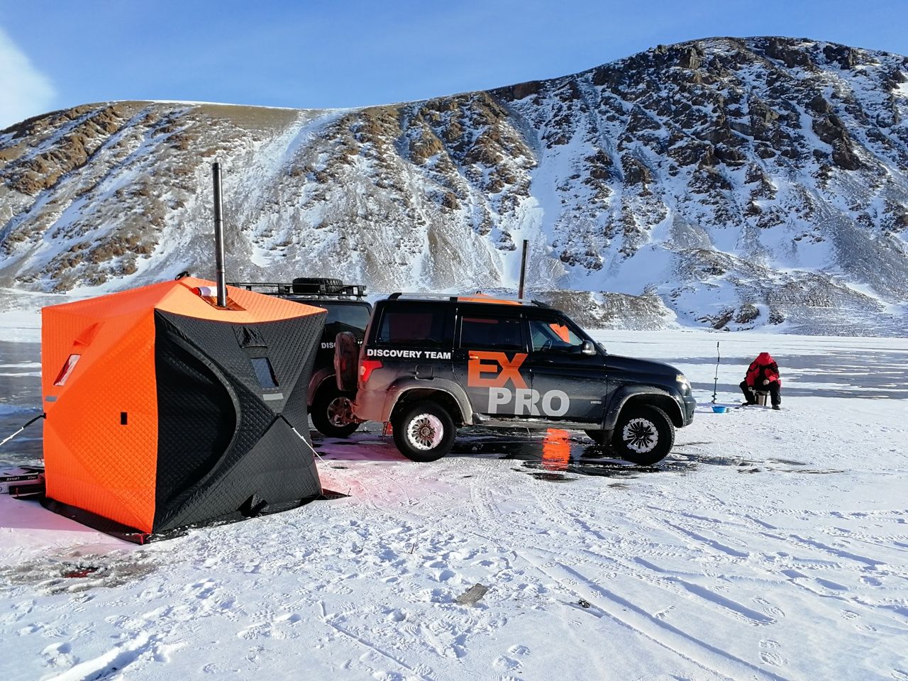 Зимняя рыбалка во время тура